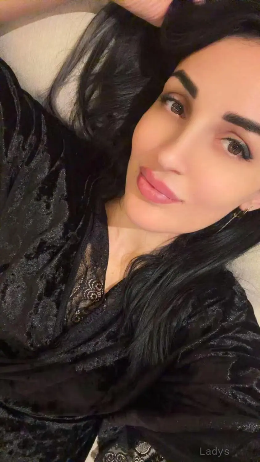 Vivi, 25 years brunette escorts in Cape Town, height 157 sm, Weight 54 kg