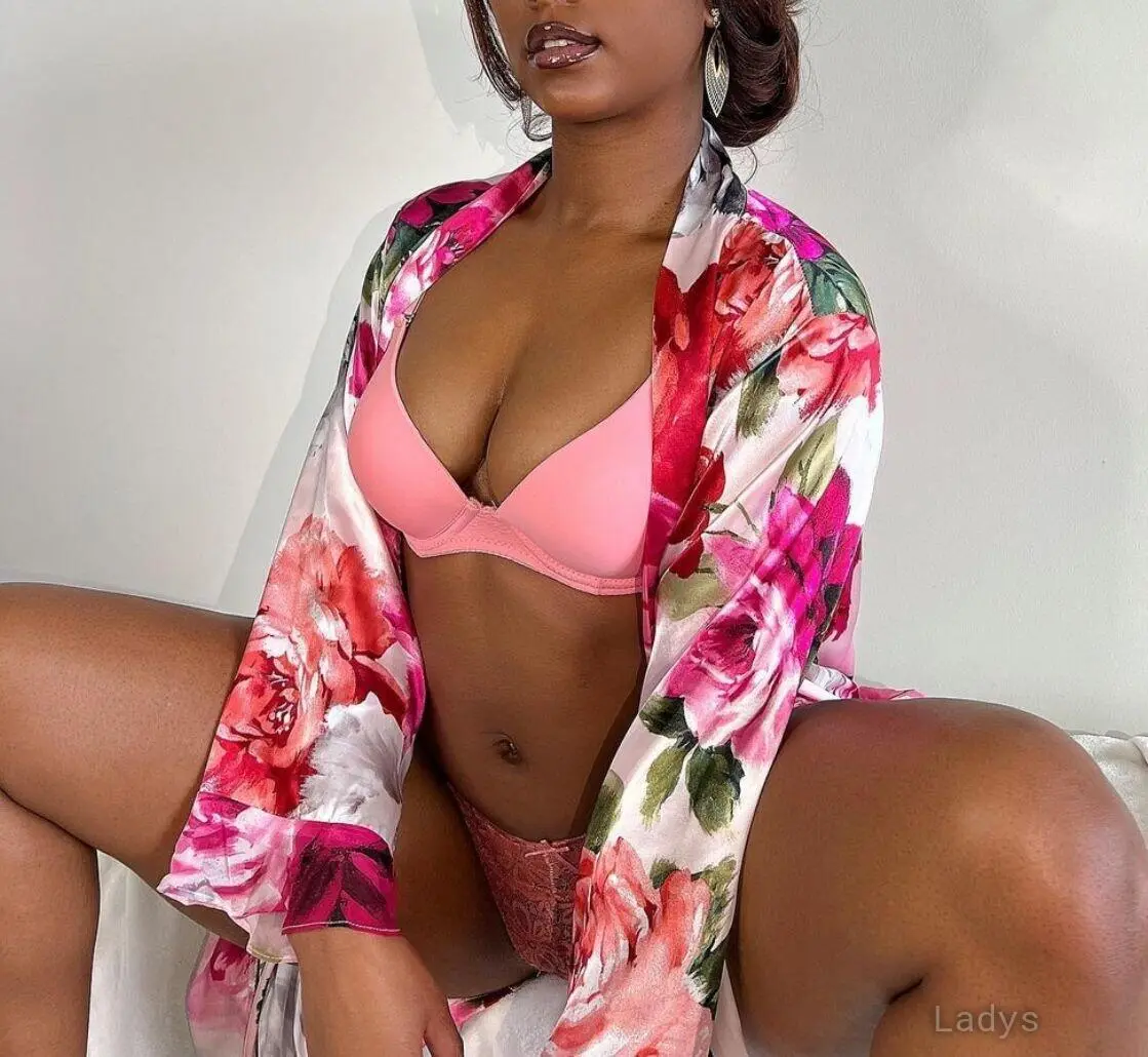 Latoya, 23 years brunette escorts in Casablanca, height 170 sm, Weight kg