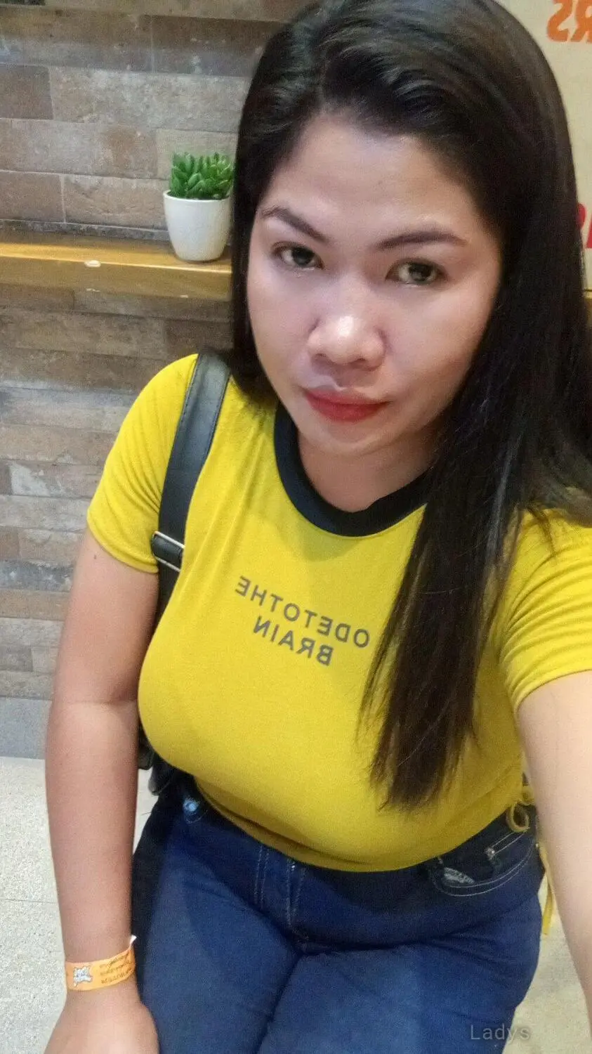 Maica,  years brunette escorts in Cebu City, height  sm, Weight  kg
