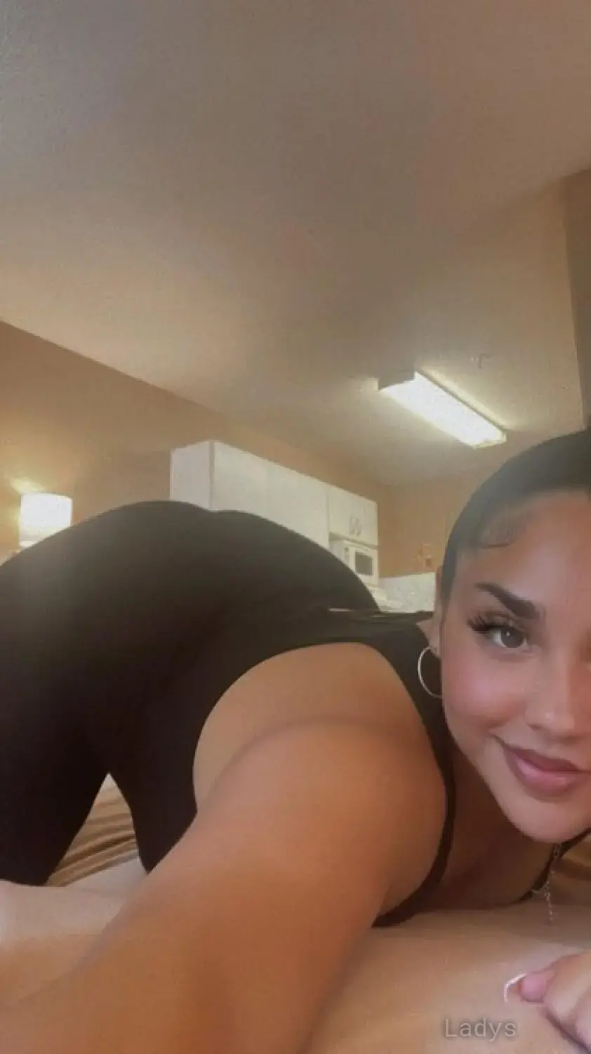 Ariii22, 23 years brunette escorts in Central Valley, height 160 sm, Weight 55 kg
