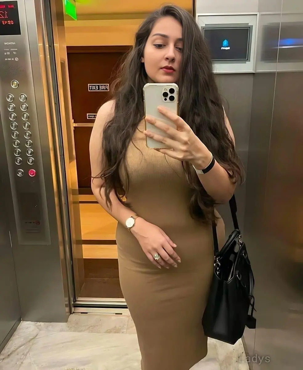 Antara, 22 years brunette escorts in Chandigarh, height 168 sm, Weight  kg