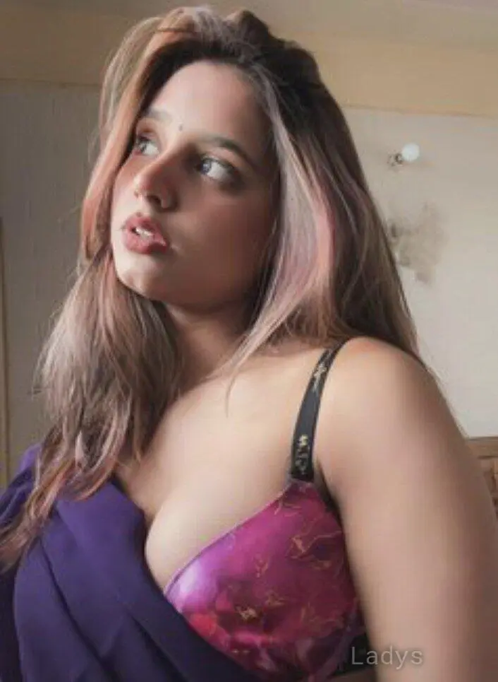 Priya Roy, 22 years brunette escorts in Chandigarh, height 155 sm, Weight  kg