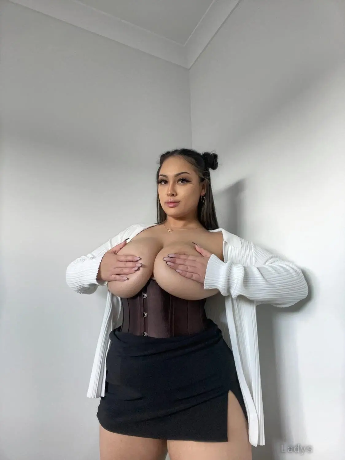 Anya Clouds, 27 years brunette escorts in Charlotte, height 175 sm, Weight 80 kg