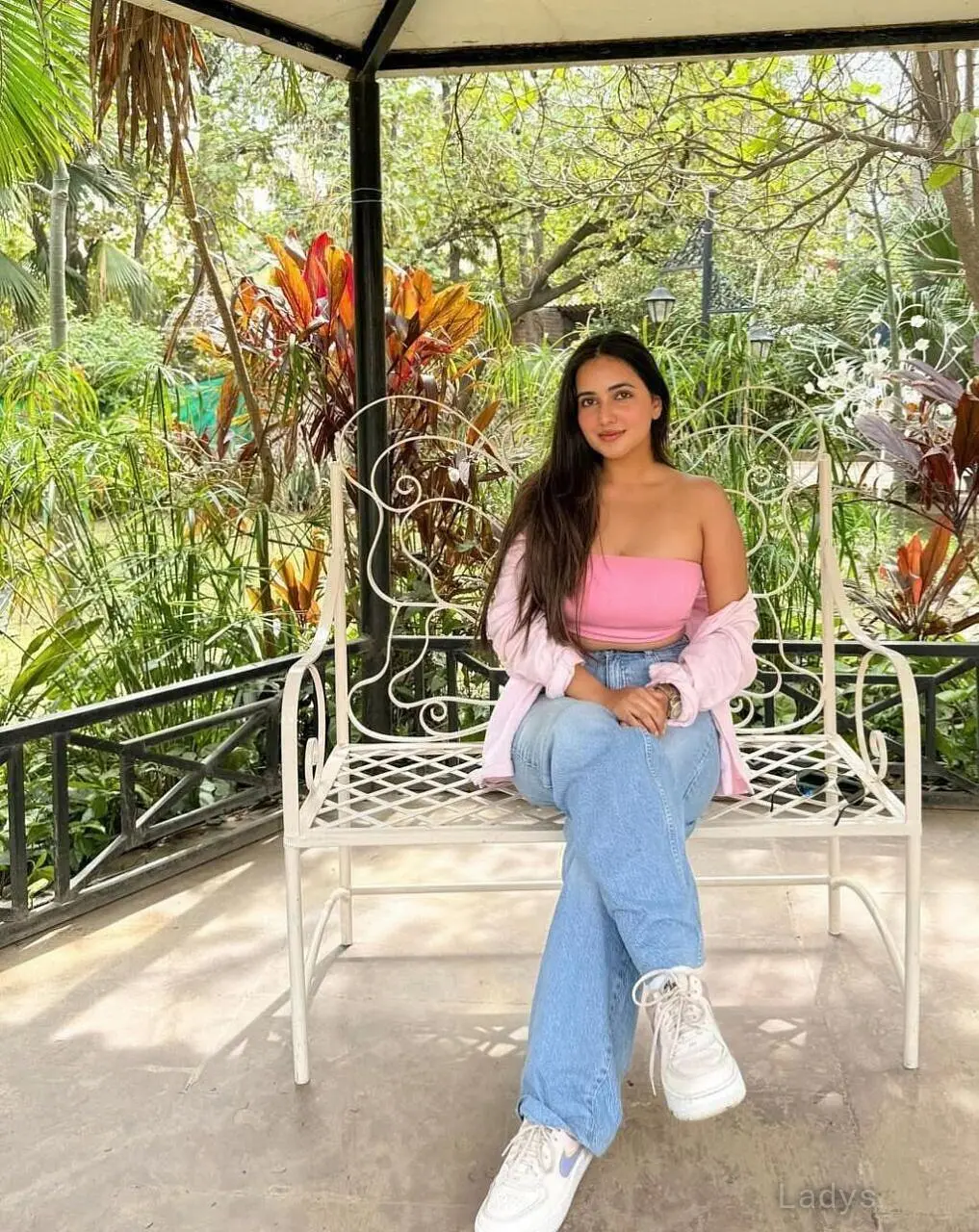 Aayushi, 21 years brunette escorts in Chennai, height 165 sm, Weight  kg