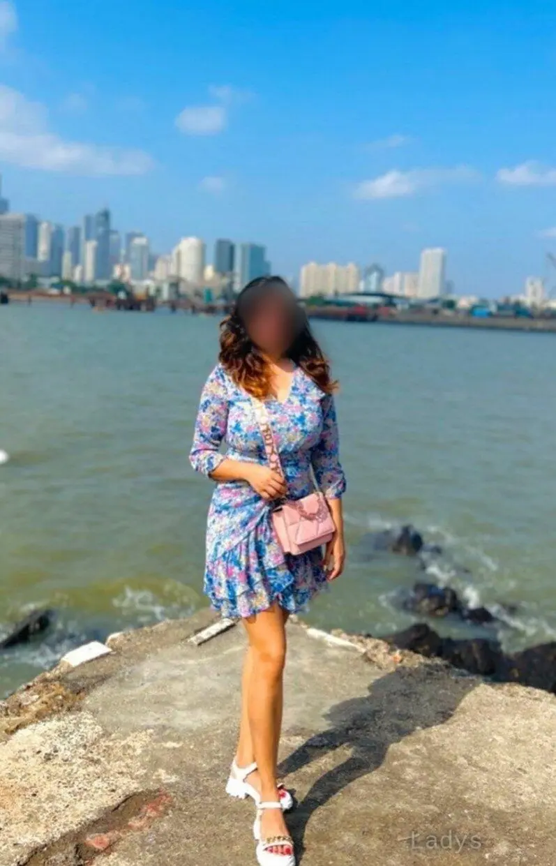 Divya, 35 years brunette escorts in Chennai, height 159 sm, Weight  kg