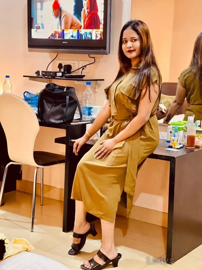 Enjoy, 23 years brunette escorts in Chennai, height 168 sm, Weight kg
