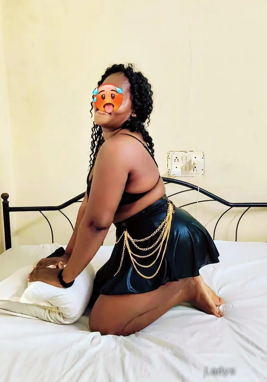 Juicy, 25 years brunette escorts in Chennai, height  sm, Weight  kg
