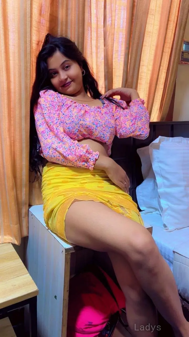Lisa, 18 years brunette escorts in Chennai, height 160 sm, Weight  kg