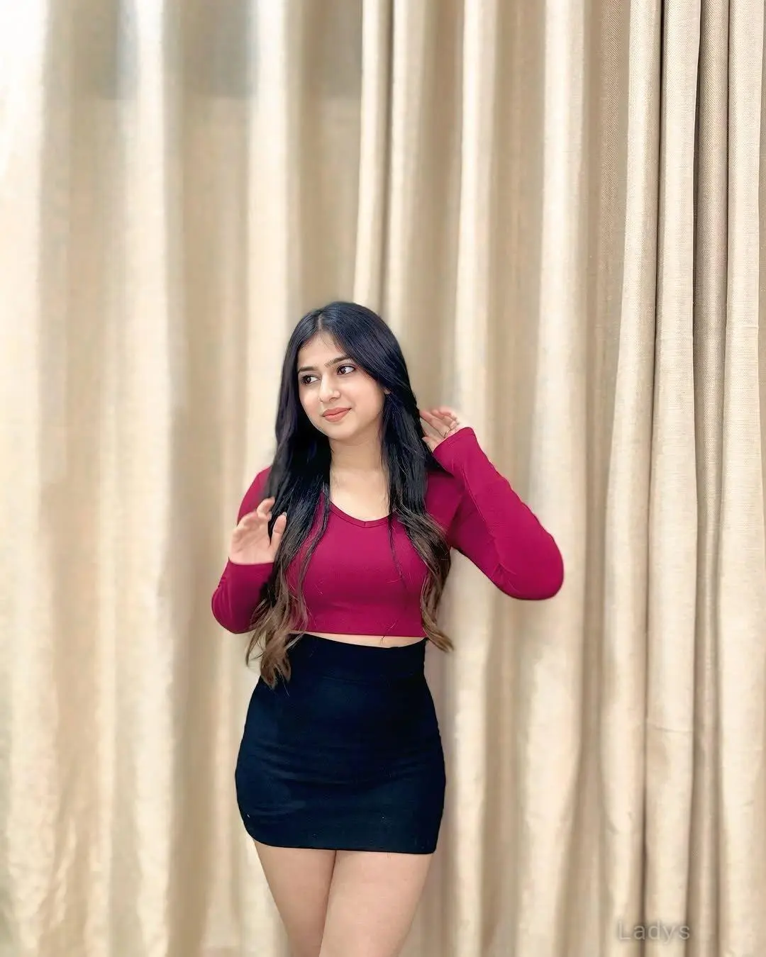 Lola, 22 years brunette escorts in Chennai, height sm, Weight kg