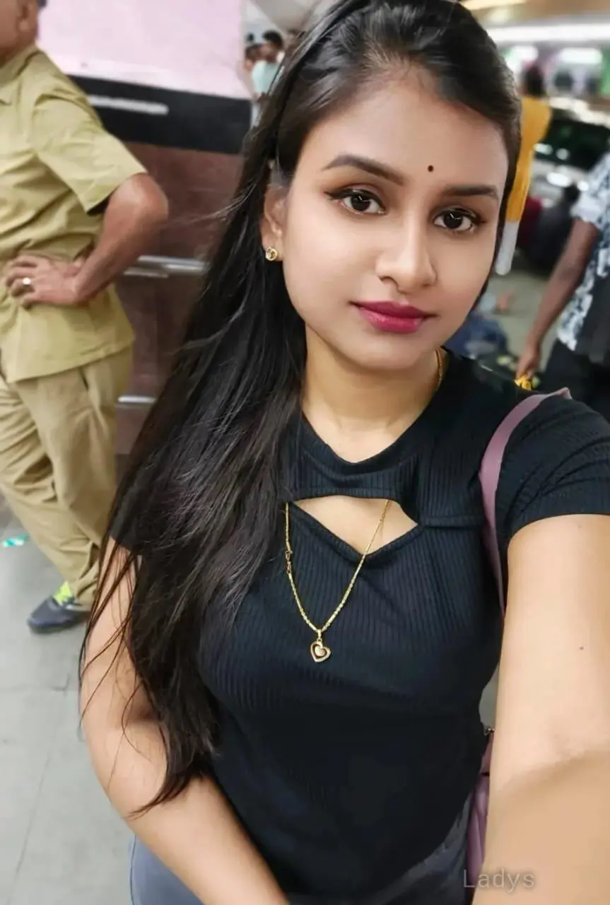 Meena, 26 years brunette escorts in Chennai, height 153 sm, Weight  kg
