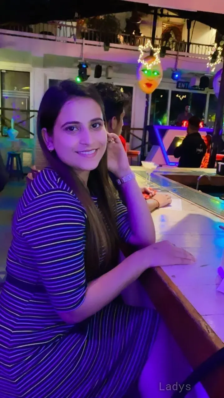 NANCY, 21 years brunette escorts in Chennai, height 178 sm, Weight  kg
