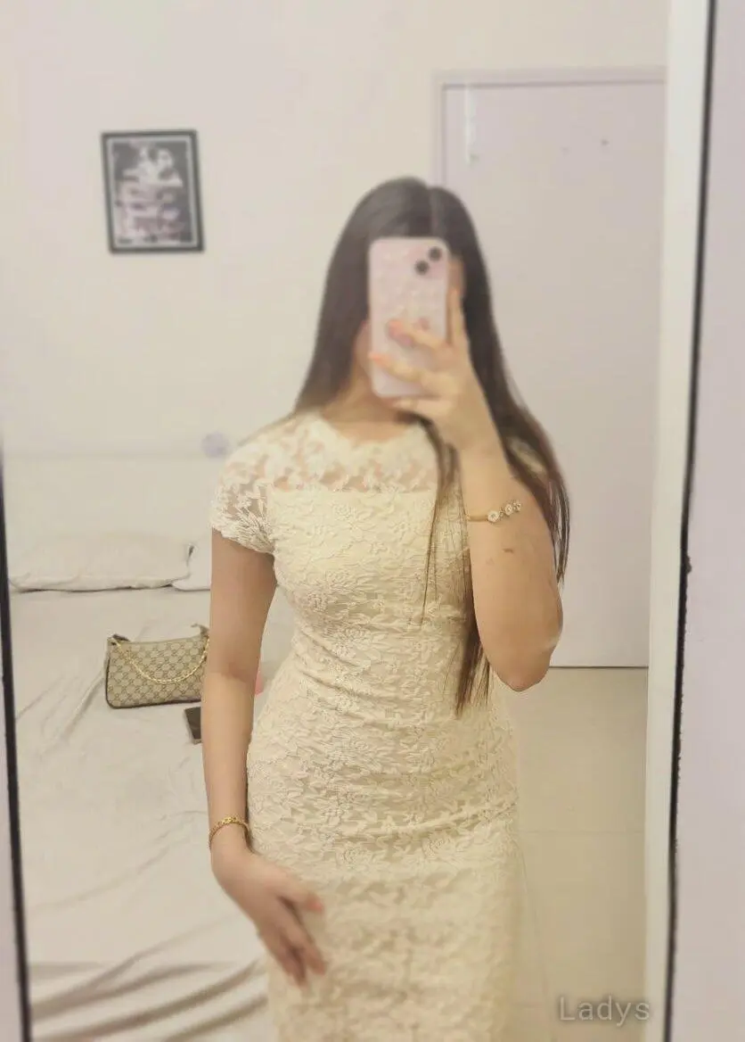 Natasha, 22 years brunette escorts in Chennai, height 170 sm, Weight kg