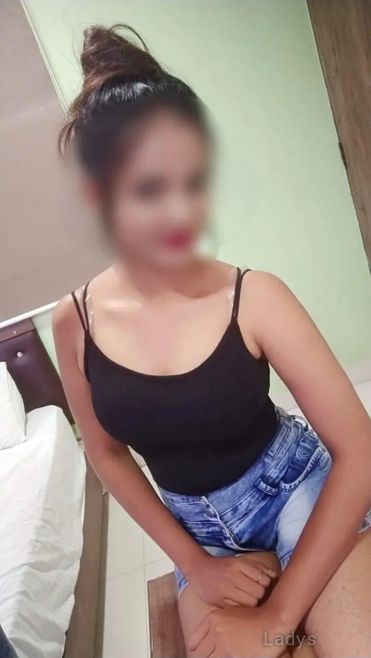 Sneha, 22 years brunette escorts in Chennai, height 163 sm, Weight kg