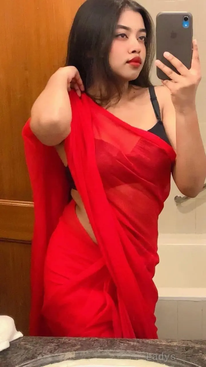 Trusted Female Escorts With Hand 2 Han,  years brunette escorts in Chennai, height  sm, Weight  kg