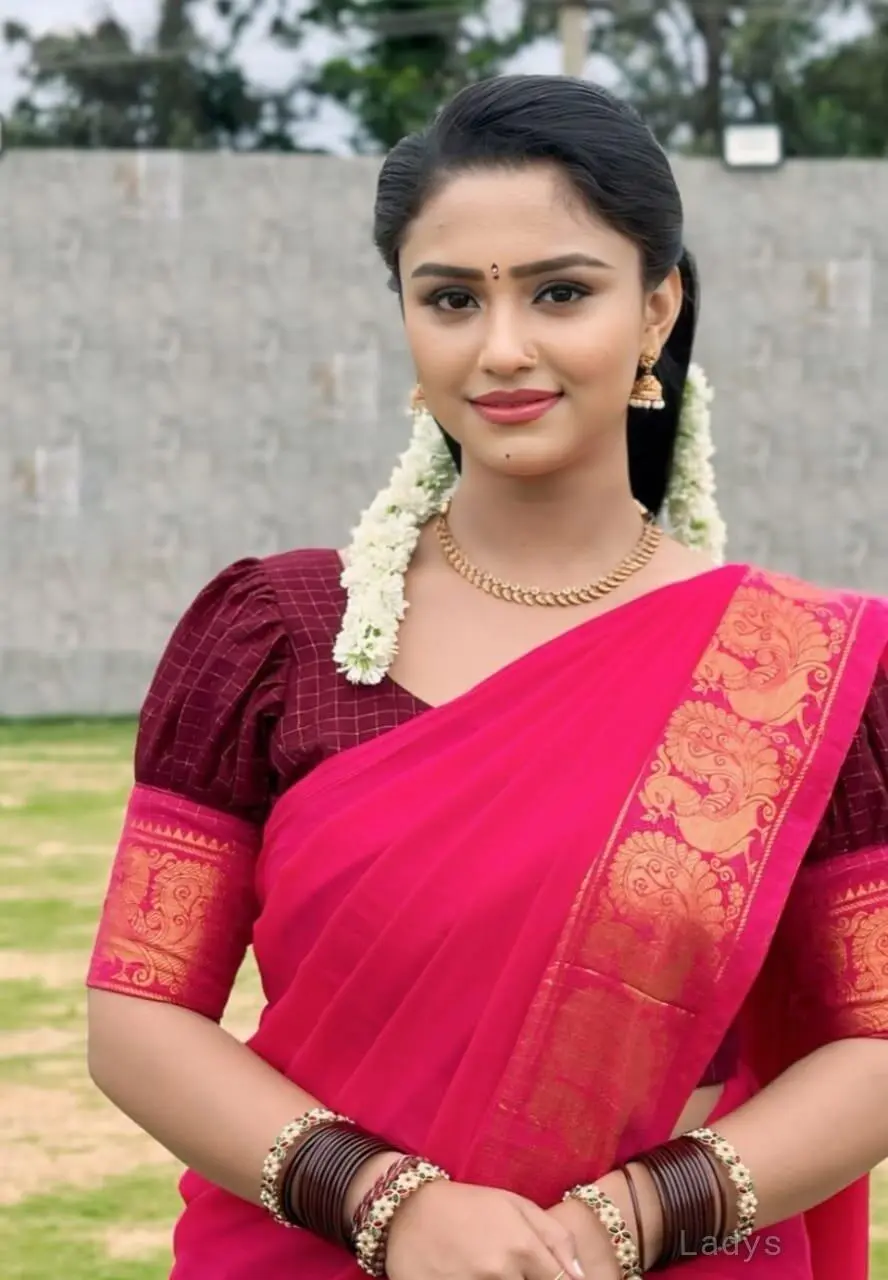Vip Escort Service Deepika, years brunette escorts in Chennai, height sm, Weight kg
