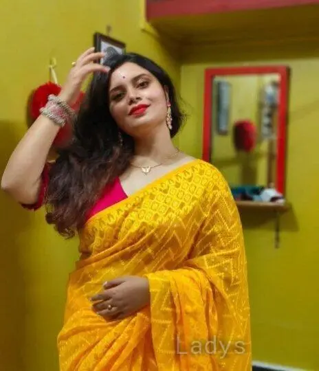 Yamini,  years brunette escorts in Chennai, height  sm, Weight  kg
