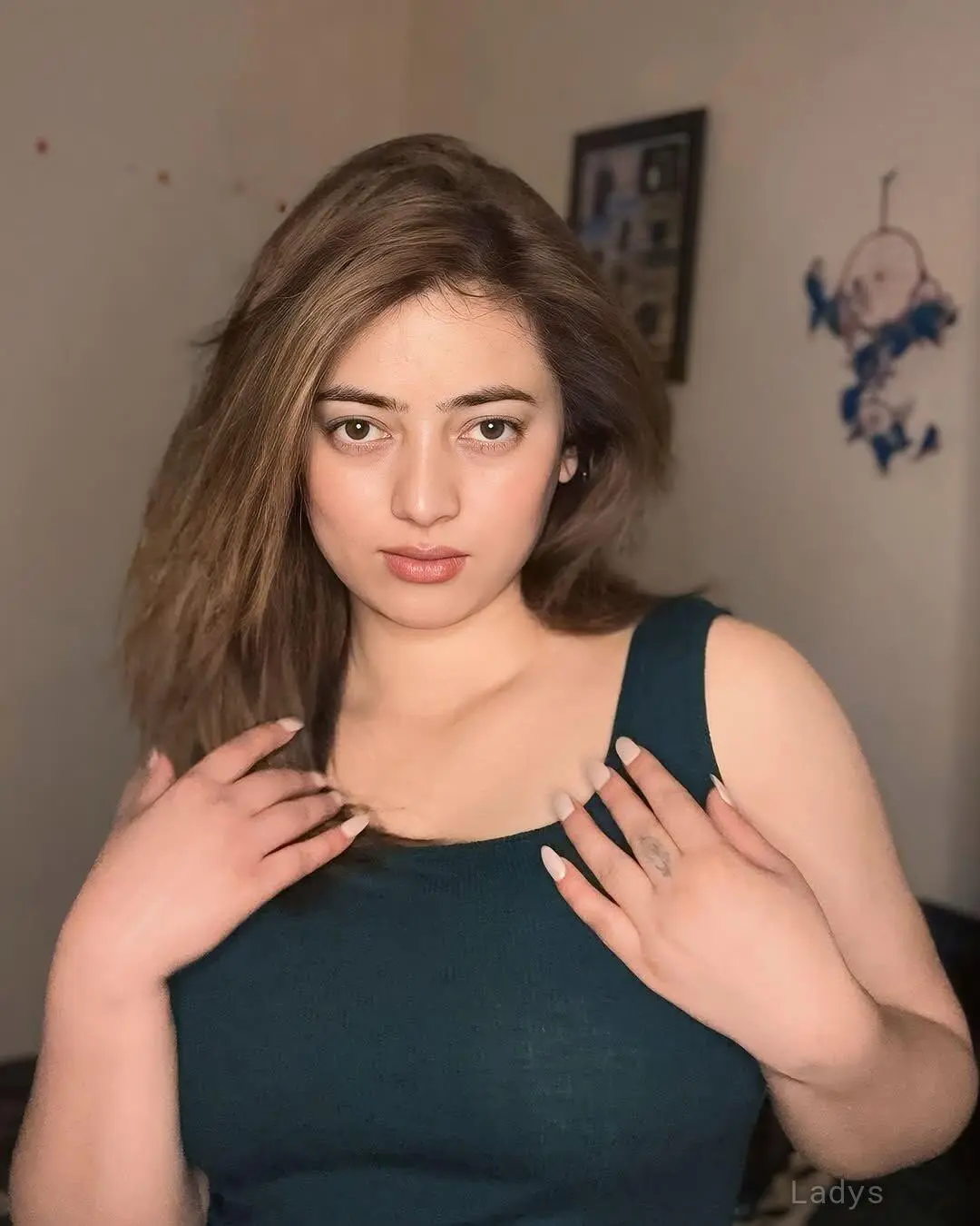 Kavya, 23 years brunette escorts in Coimbatore, height 183 sm, Weight kg