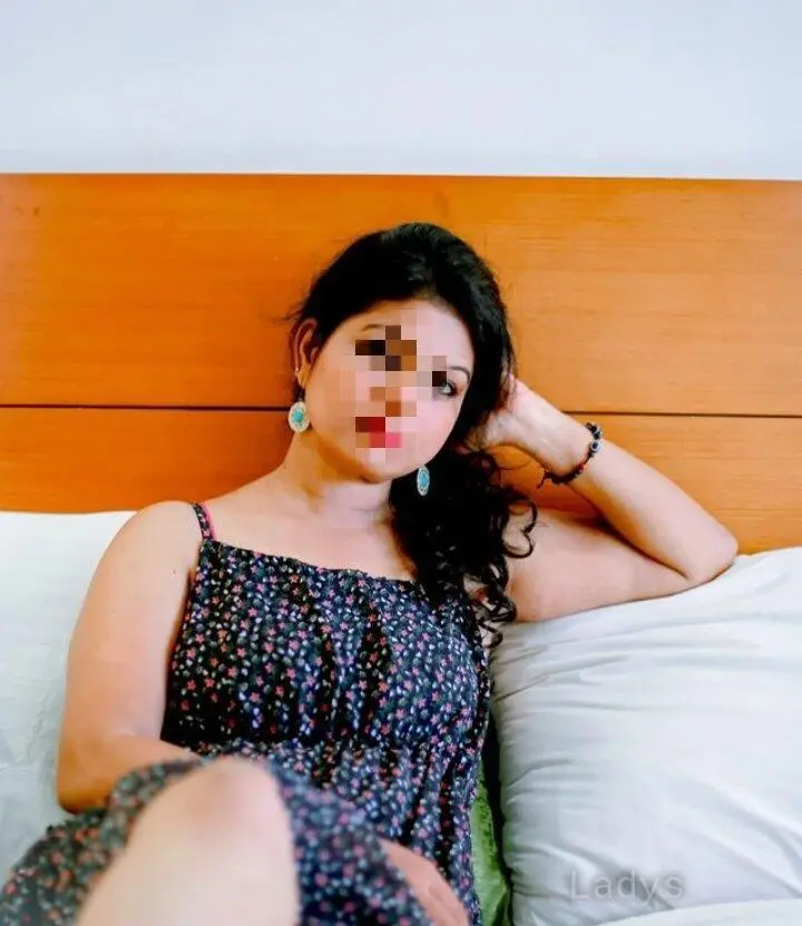 Pranjal, 26 years brunette escorts in Coimbatore, height 153 sm, Weight kg