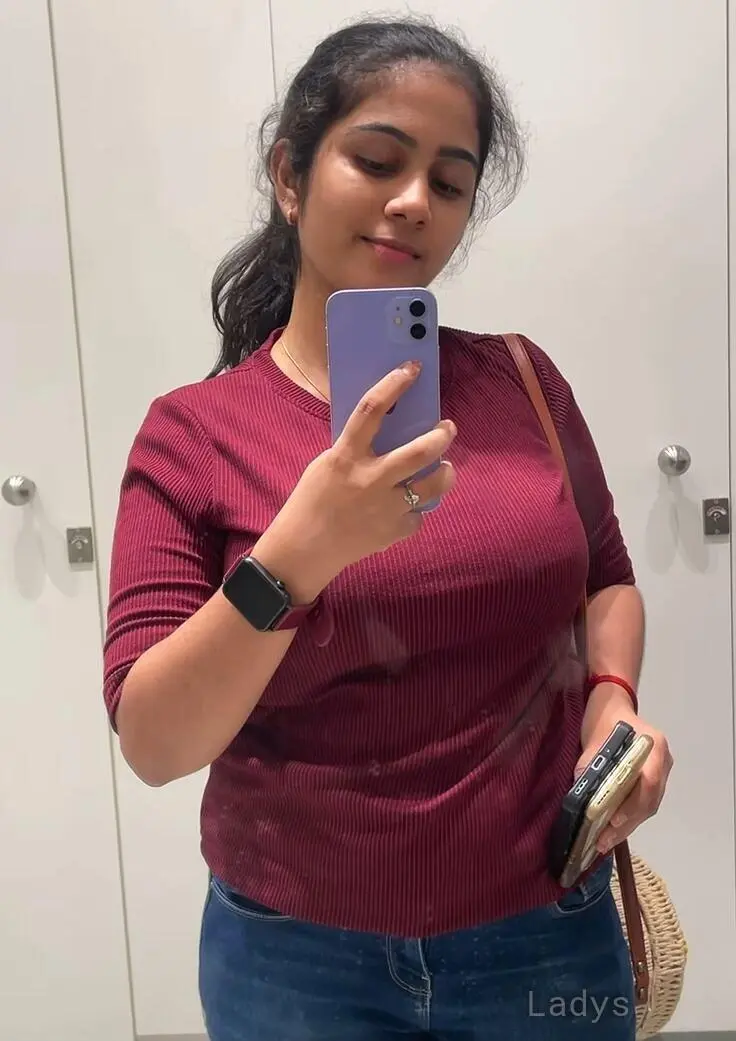 Trisha, 22 years brunette escorts in Coimbatore, height 153 sm, Weight kg