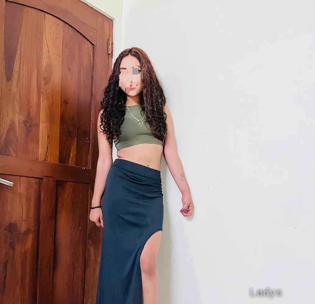 Nellie, 21 years brunette escorts in Colombo, height 165 sm, Weight kg