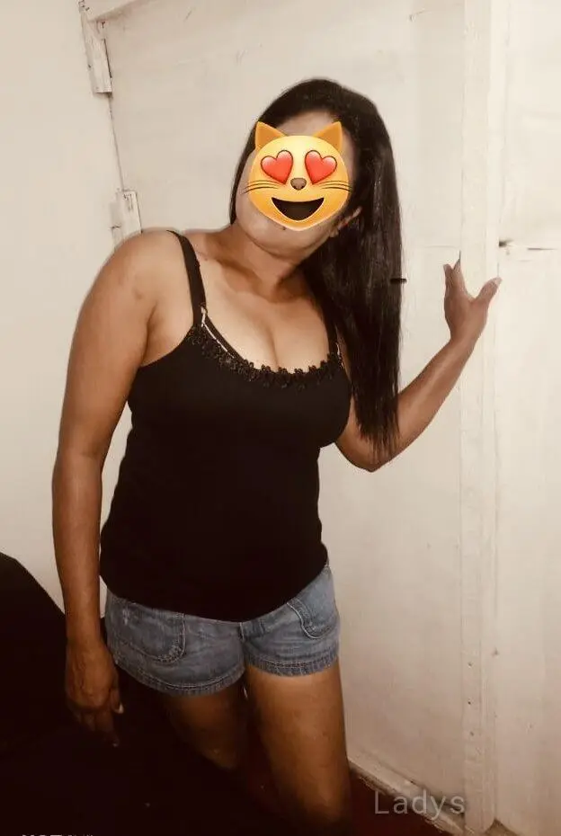 Nilu, 35 years brunette escorts in Colombo, height 160 sm, Weight kg