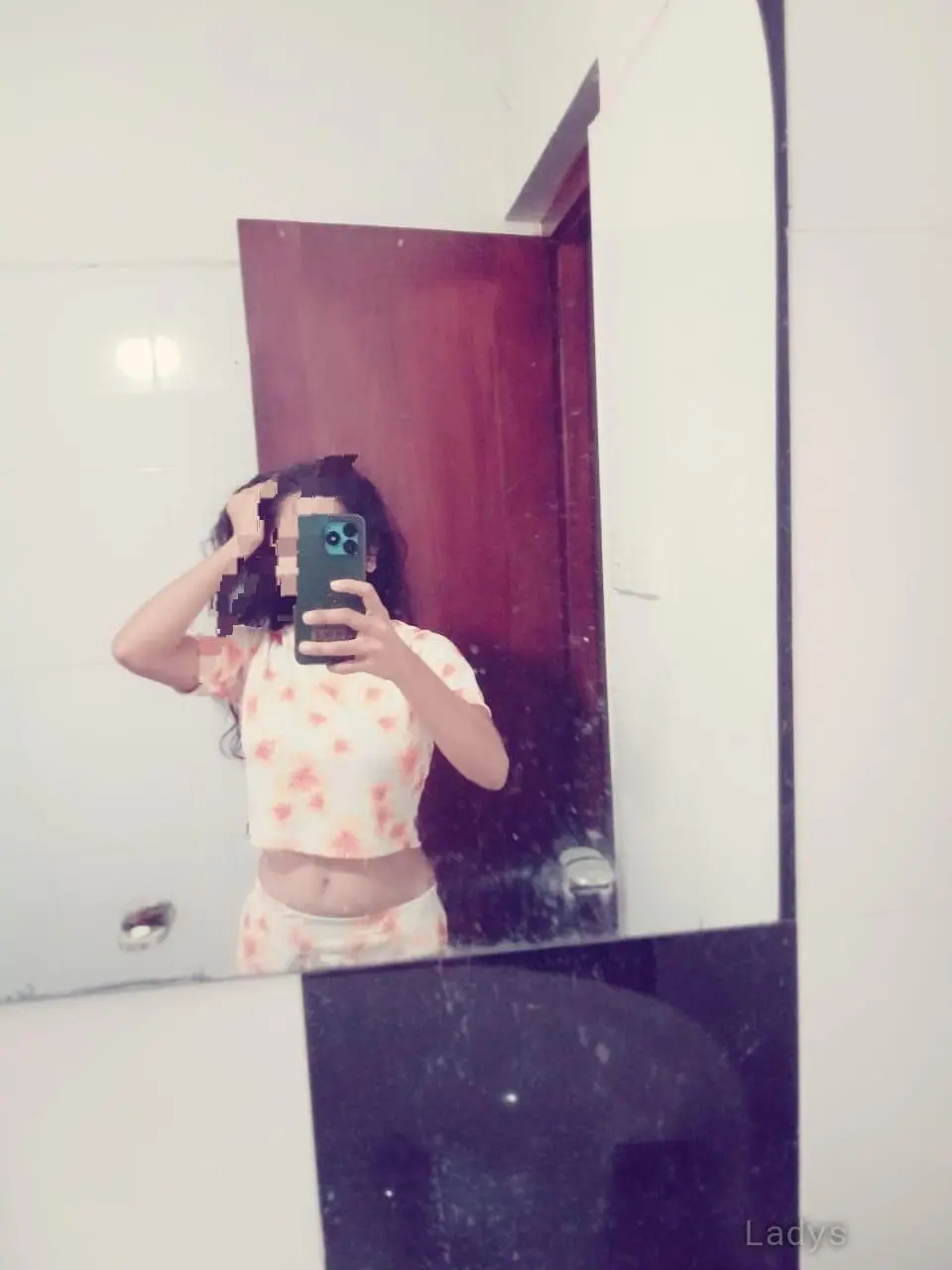 Rehana, 23 years brunette escorts in Colombo, height 145 sm, Weight  kg