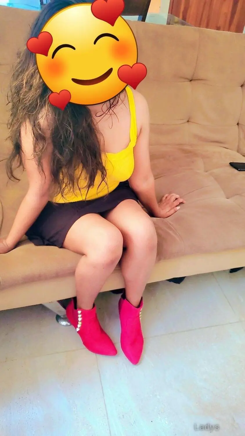 Risheliya, 24 years brunette escorts in Colombo, height 155 sm, Weight kg