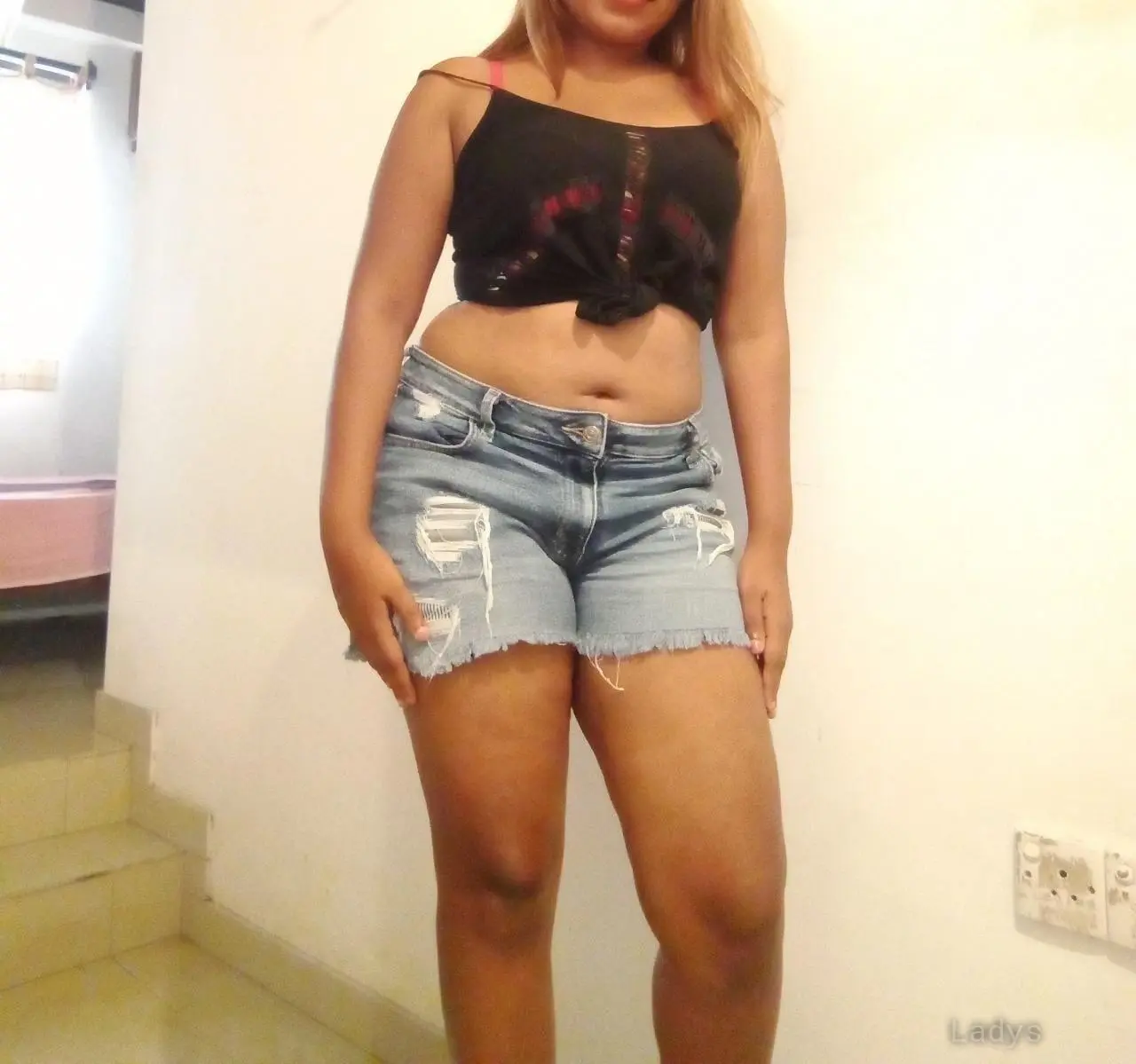 Sasha, 26 years brunette escorts in Colombo, height sm, Weight kg
