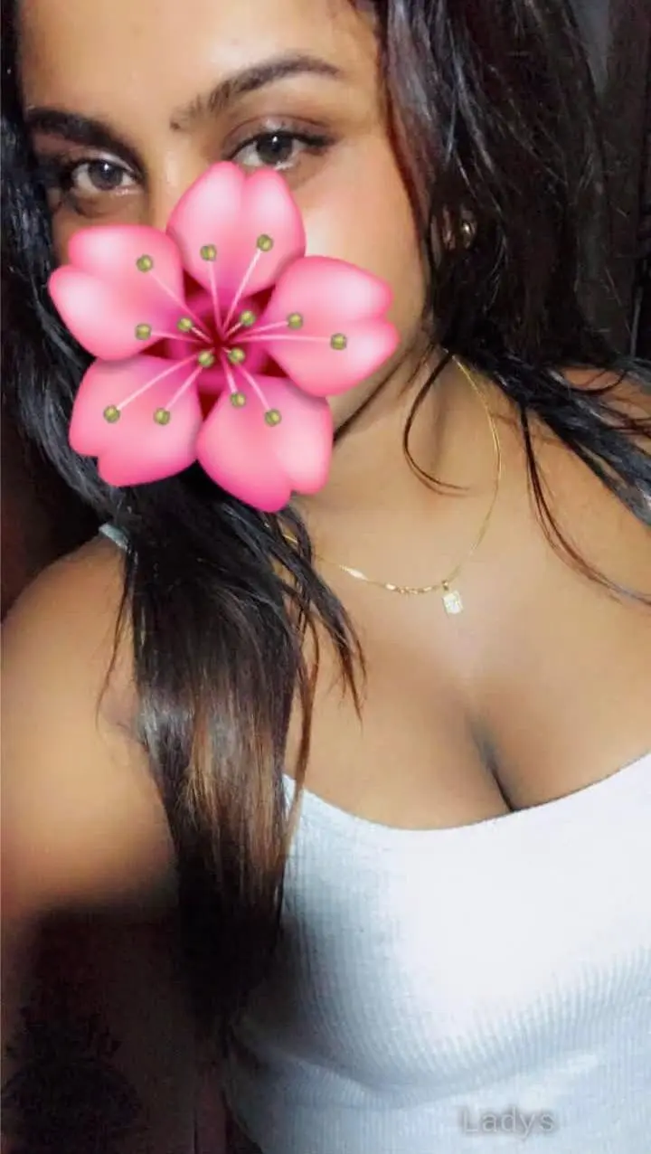 Shenali, 26 years brunette escorts in Colombo, height 172 sm, Weight  kg