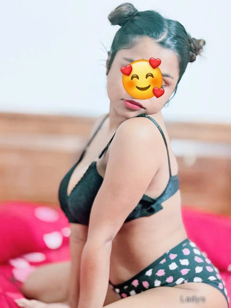 Sonali, 22 years brunette escorts in Colombo, height 157 sm, Weight  kg