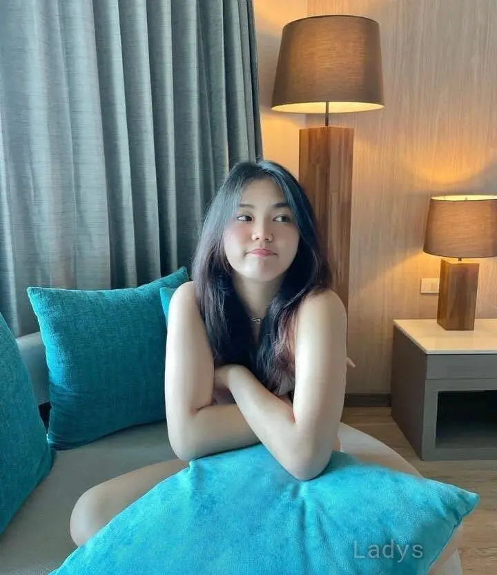 Joy, 25 years brunette escorts in Dakar, height  sm, Weight  kg