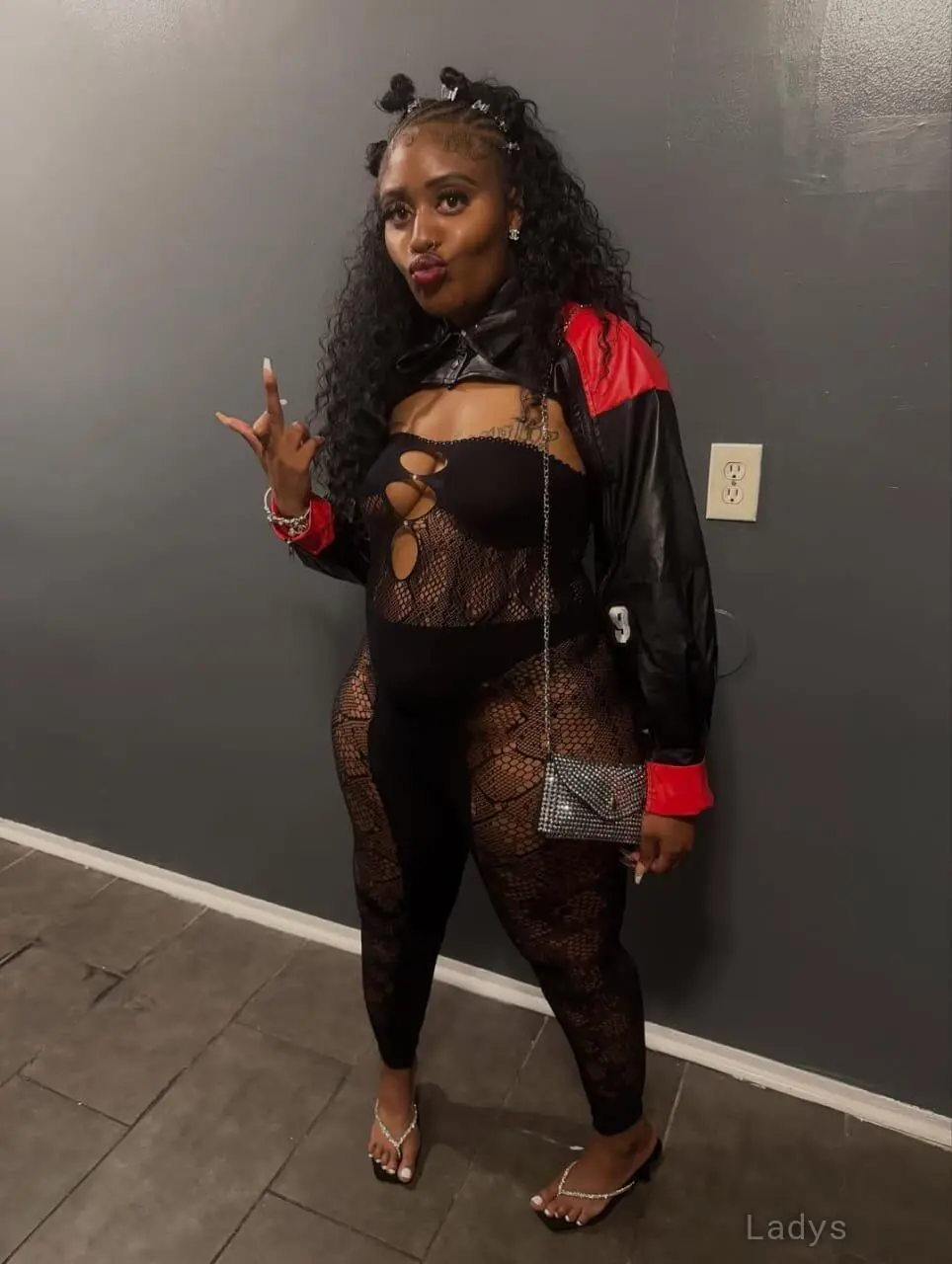 Posher, 25 years brunette escorts in Dakar, height  sm, Weight  kg