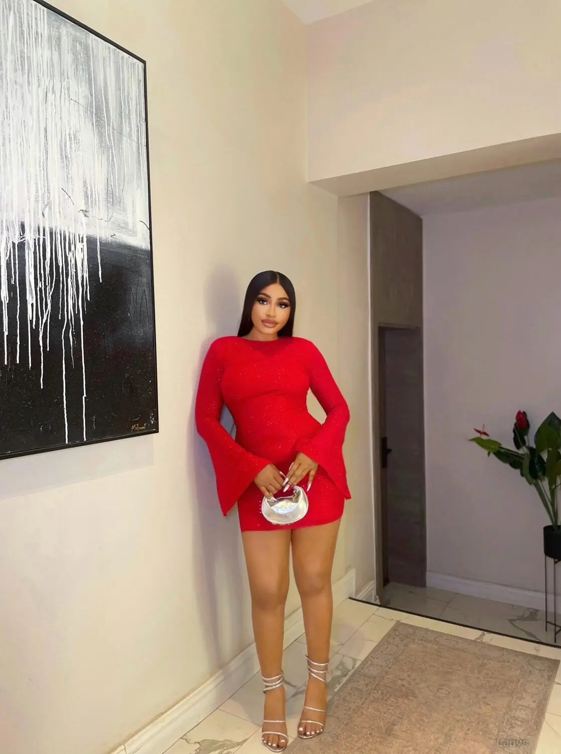 Princess, 22 years brunette escorts in Dakar, height 166 sm, Weight 67 kg