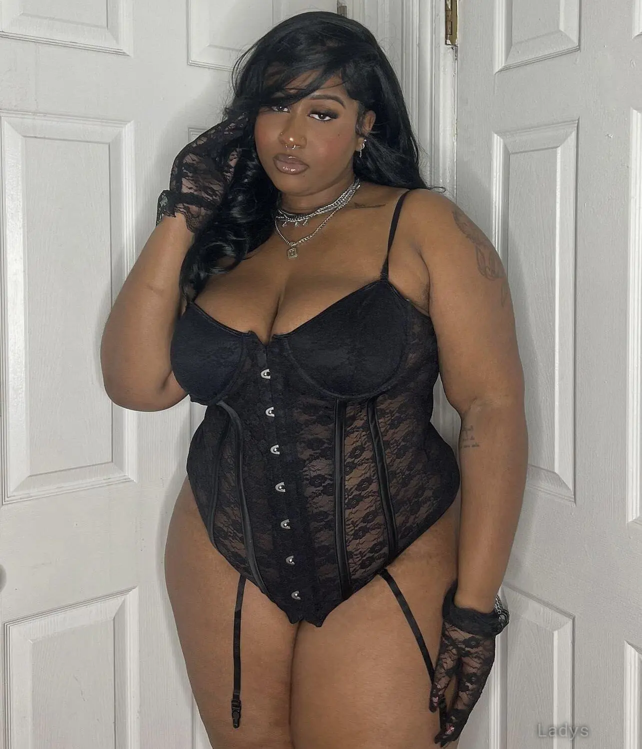 Sapphire, 26 years brunette escorts in Dakar, height 179 sm, Weight  kg