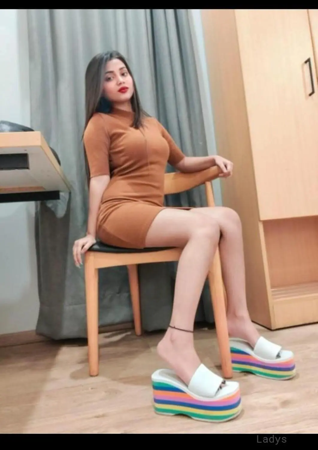Deepu, 21 years brunette escorts in Dehradun, height 165 sm, Weight kg