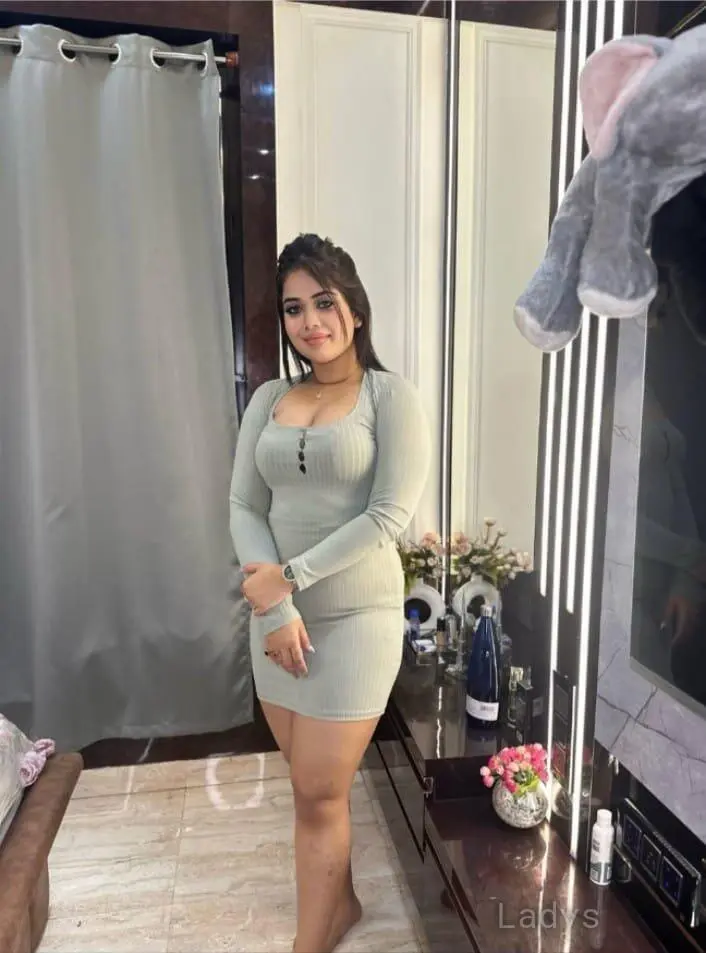Kavya, 21 years brunette escorts in Dehradun, height 154 sm, Weight kg
