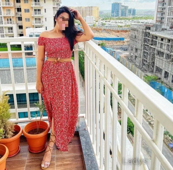 Deepthi, 26 years brunette escorts in Delhi, height 154 sm, Weight  kg