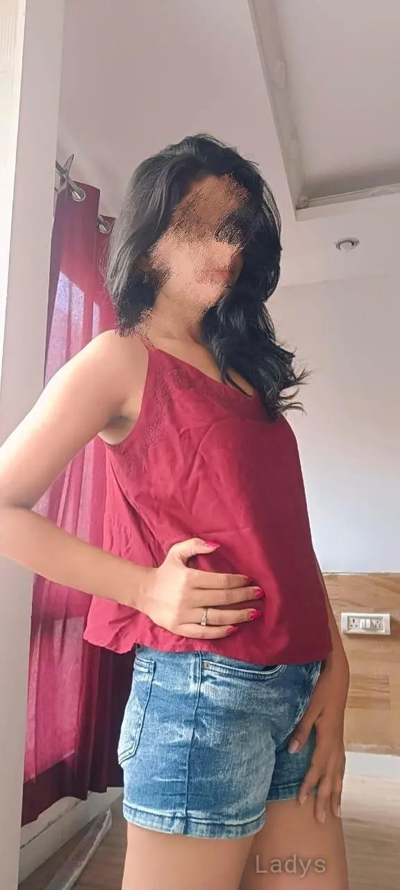 Isneha, 25 years brunette escorts in Delhi, height 153 sm, Weight kg