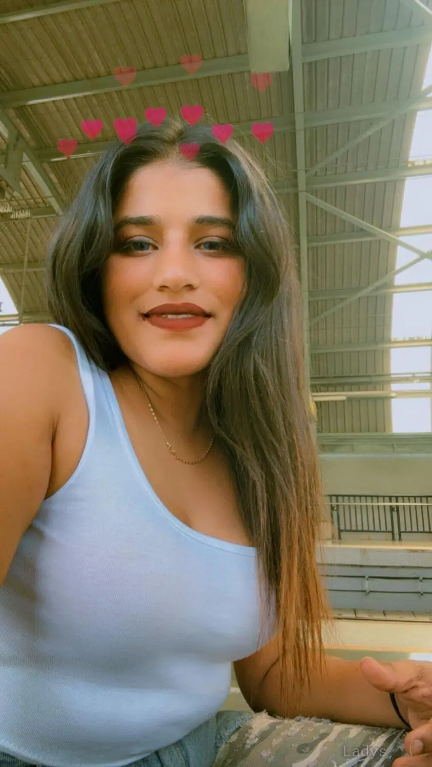 Jannat, 24 years brunette escorts in Delhi, height 175 sm, Weight kg