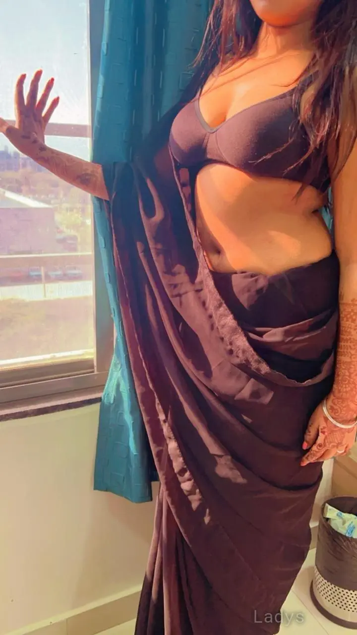 Kanika, 21 years brunette escorts in Delhi, height 145 sm, Weight  kg