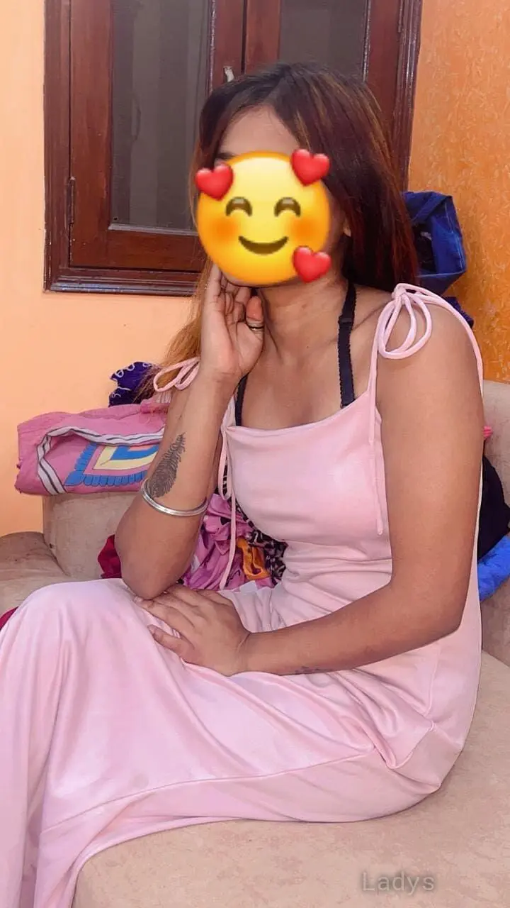 Mahira, 21 years brunette escorts in Delhi, height 163 sm, Weight kg