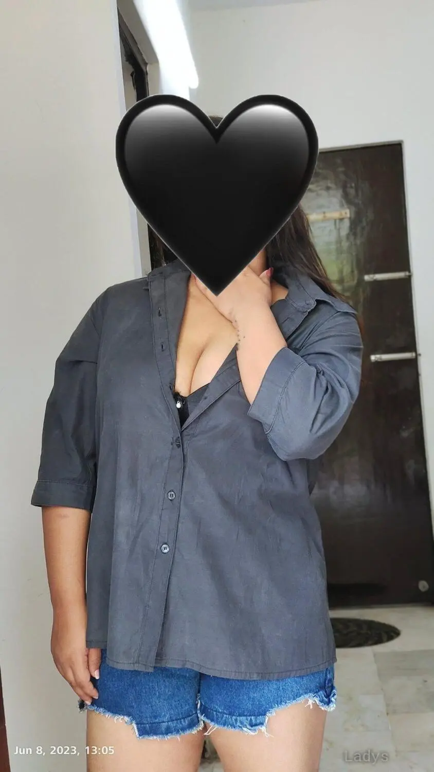 Sneha, 20 years brunette escorts in Delhi, height 134 sm, Weight kg