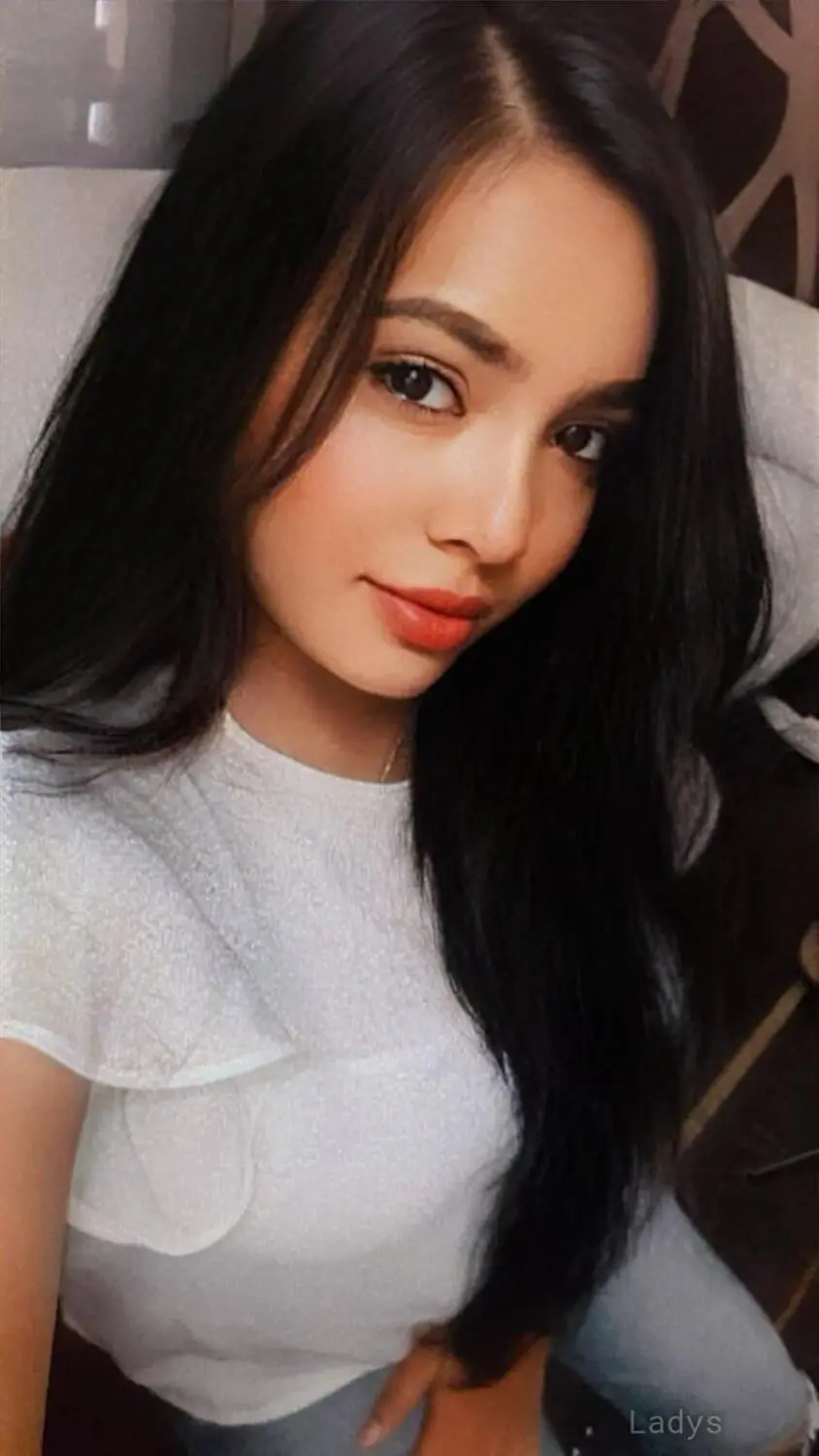 Akshita, 23 years brunette escorts in Doha, height 153 sm, Weight kg