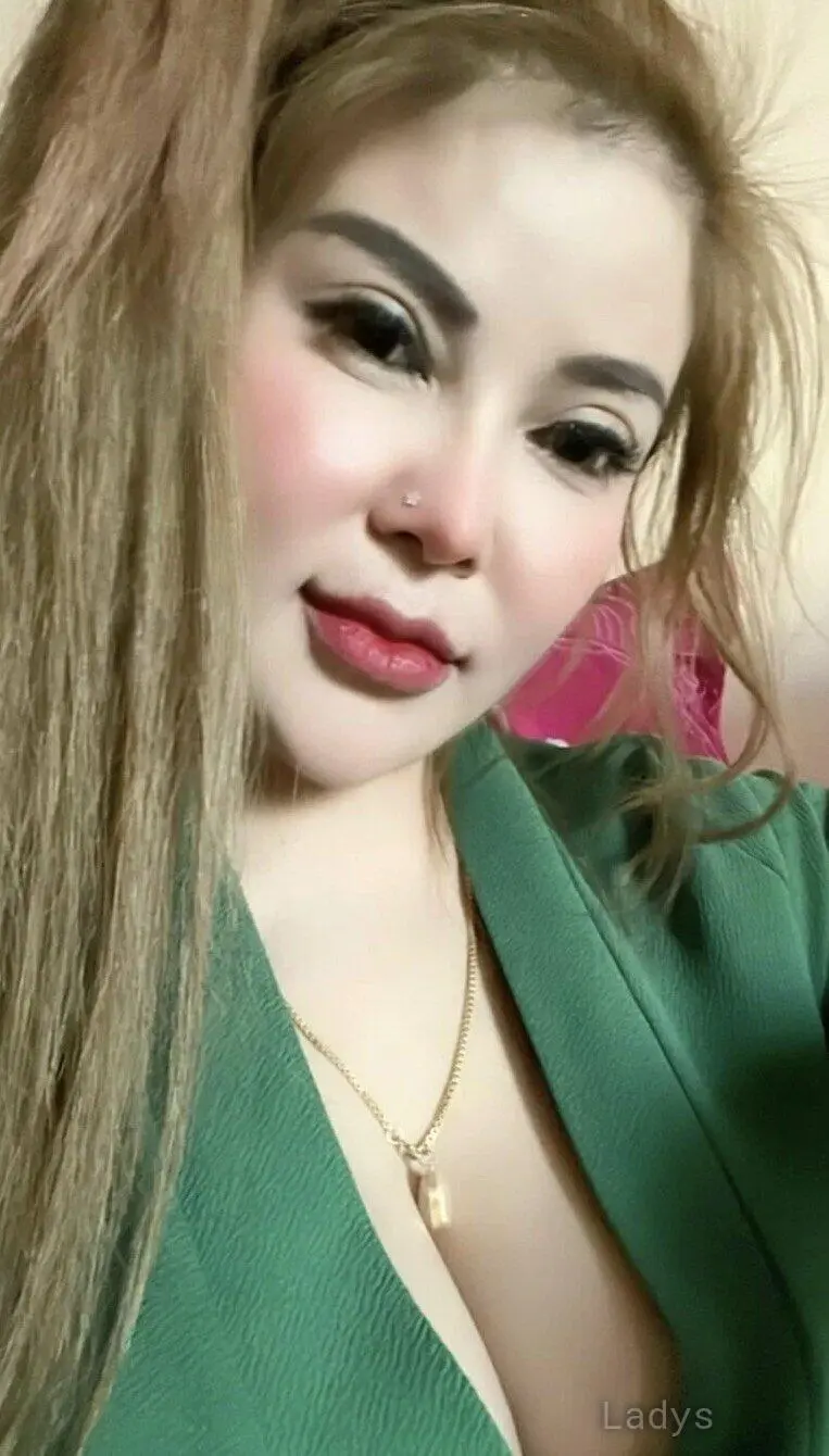 Emily, 23 years brunette escorts in Doha, height 168 sm, Weight kg