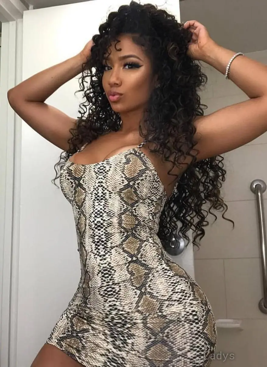 Leirah, 25 years brunette escorts in Doha, height 160 sm, Weight kg