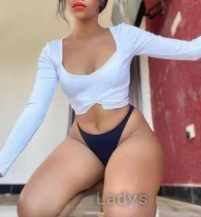 Triny, 23 years brunette escorts in Doha, height  sm, Weight  kg