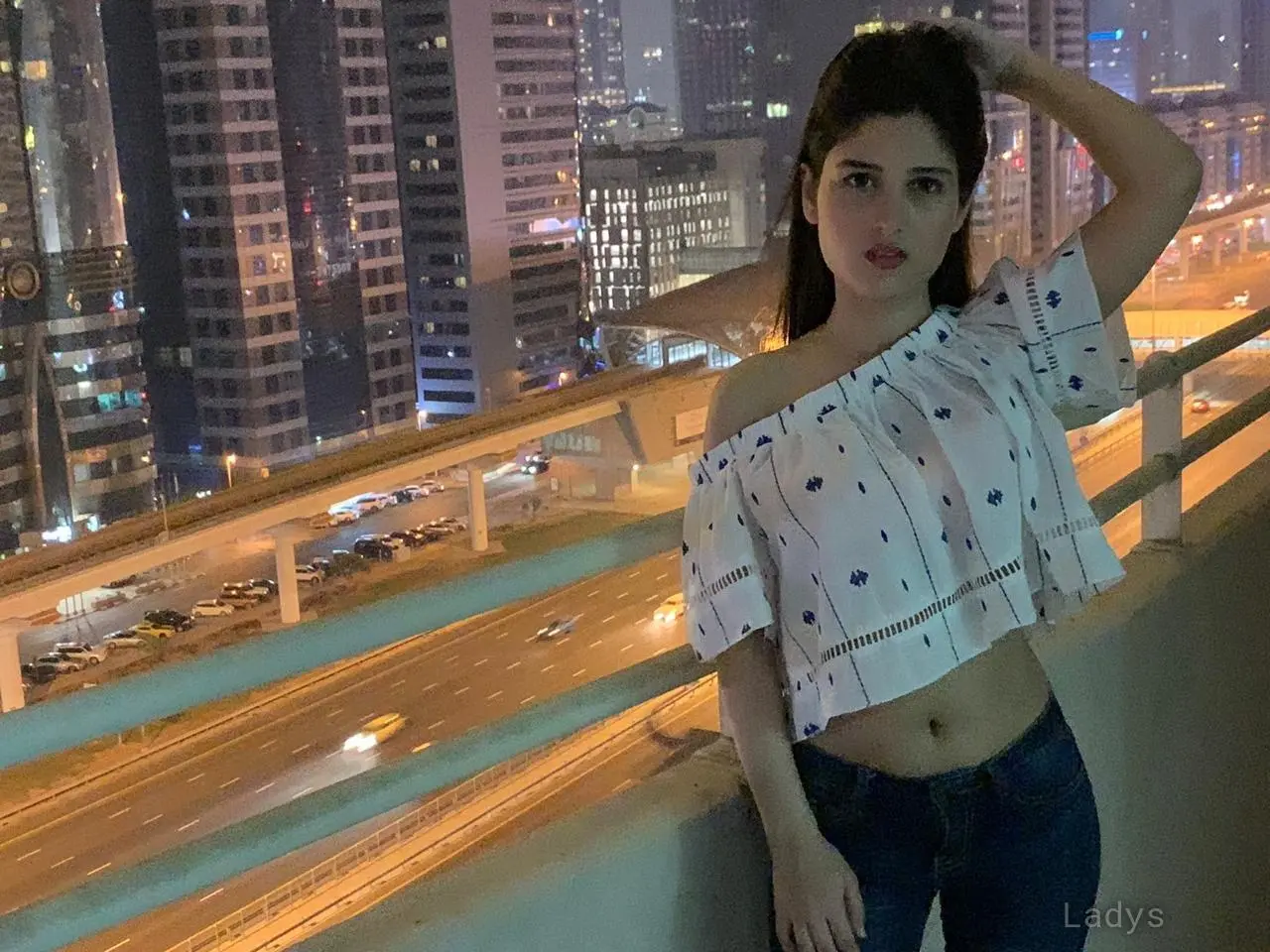 Ana, 21 years brunette escorts in Dubai, height 171 sm, Weight  kg