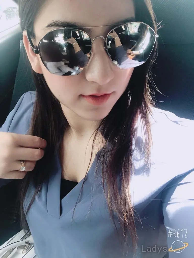 Anushka Indian Model, 21 years brunette escorts in Dubai, height 167 sm, Weight  kg