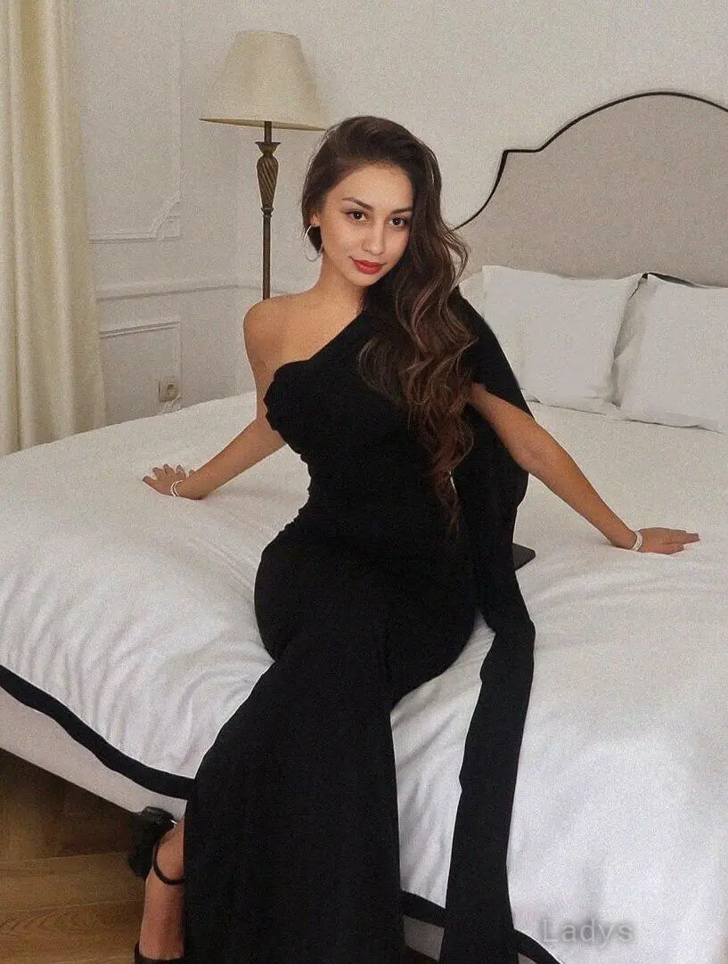 Belmyra, 23 years brunette escorts in Dubai, height 169 sm, Weight  kg