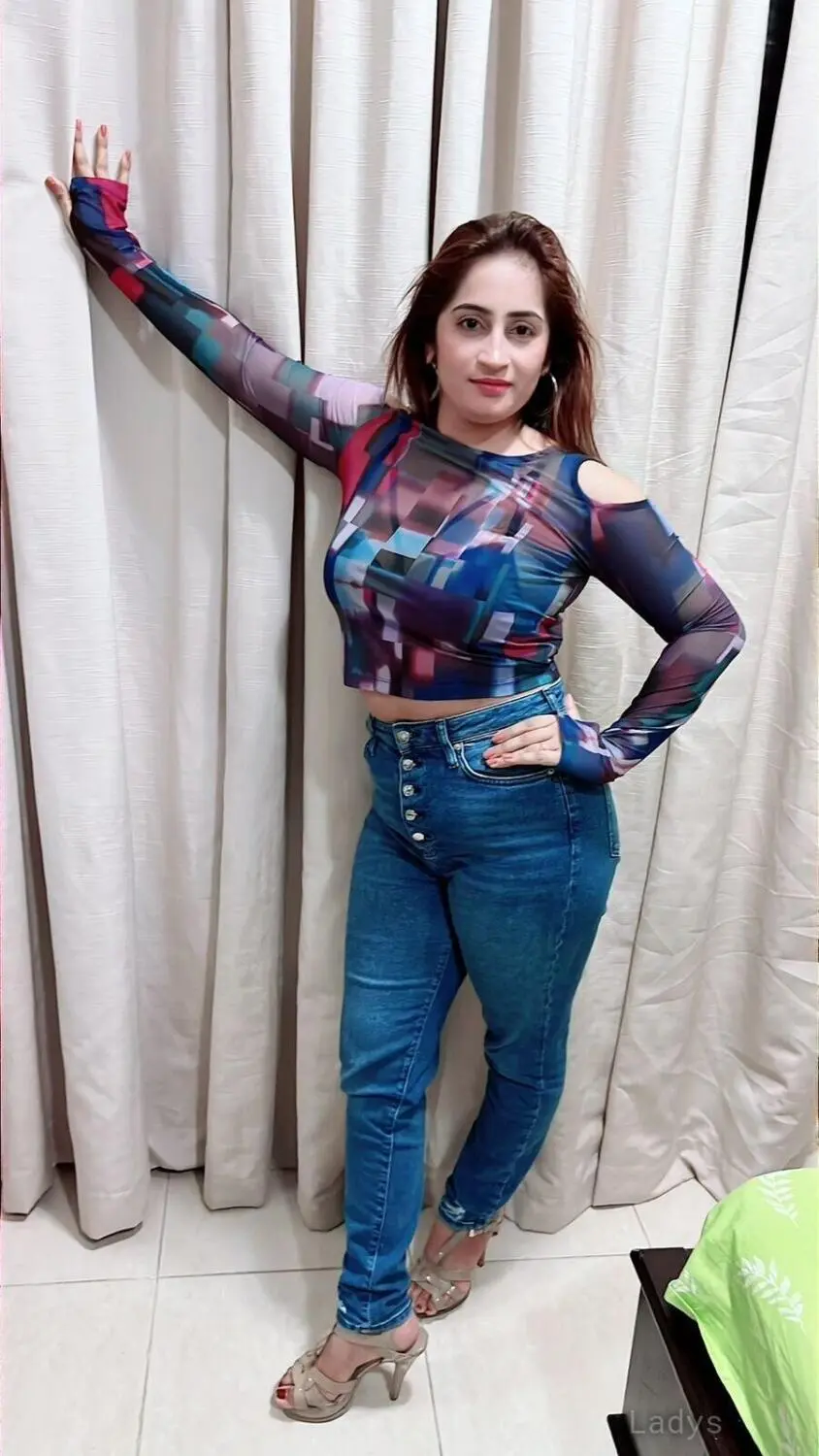 Eshita Indian Busty Milf, 23 years brunette escorts in Dubai, height 167 sm, Weight kg